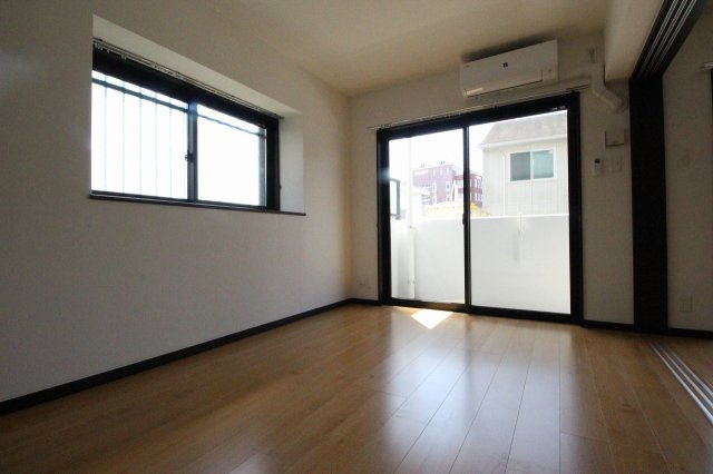 ポルトボヌール姫城RCの居間・リビング|ゆったりとしたリビングです