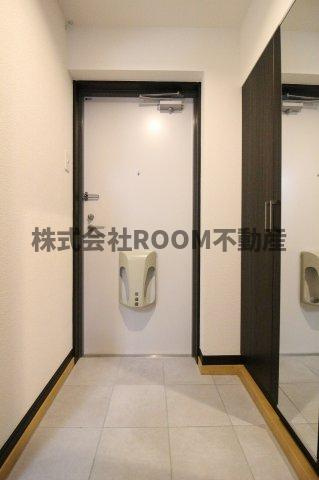 ポルトボヌール姫城RCの玄関|収納もある玄関です