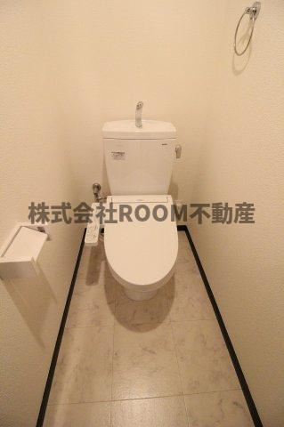 ポルトボヌール姫城RCのトイレ|落ち着いた色調のトイレです