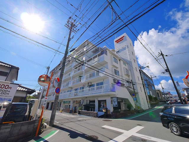 セブンスターマンション学園前の外観