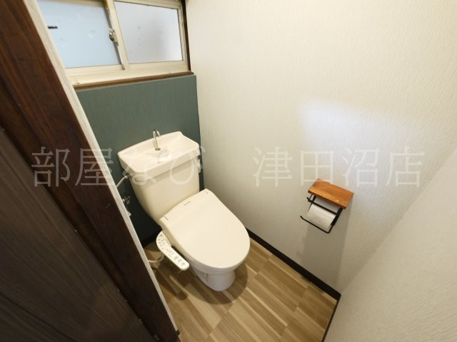 北欧風ヴィンテージリノベ戸建のトイレ|清潔感のあるトイレです