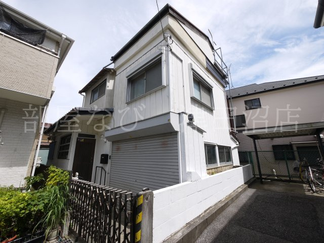 北欧風ヴィンテージリノベ戸建の外観|きれいな外観です