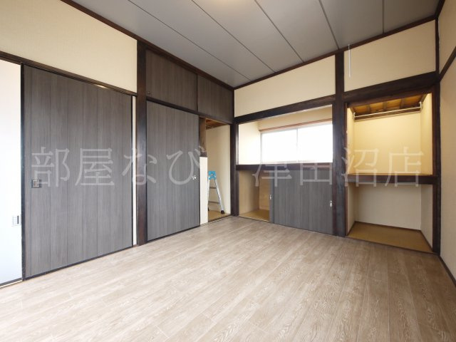 北欧風ヴィンテージリノベ戸建の洋室|使い勝手のいい洋室です