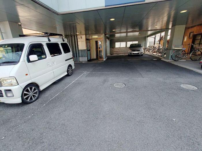 スカイビューの駐車場