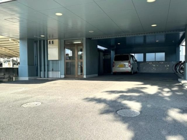 スカイビューの駐車場