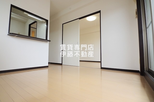 HERBE庄内通の居間・リビング