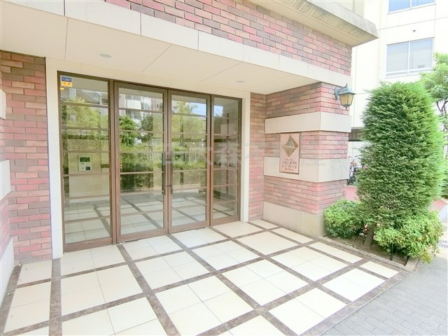 アルシオンエアポートタワーのエントランス