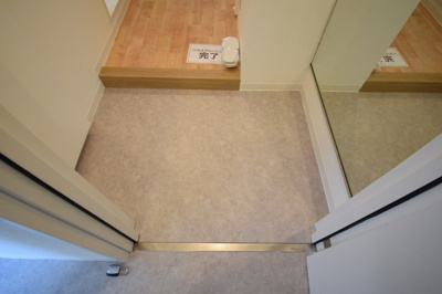 【玄関】 | ナショナルビル | 玄関です