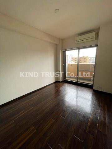 ライジングコート梅田サンライズの居間・リビング|居間です