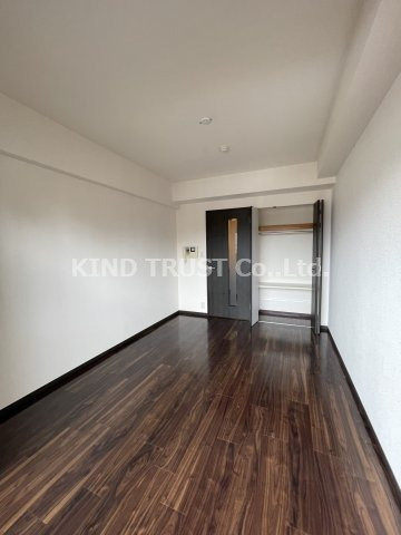 ライジングコート梅田サンライズの居間・リビング|ゆったり過ごせる居間です