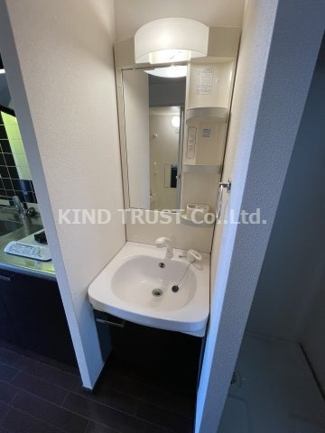 ライジングコート梅田サンライズの洗面所|脱衣スペースもあります