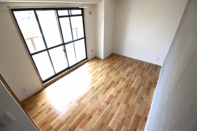 【洋室】 | コルティーレ緑ヶ丘