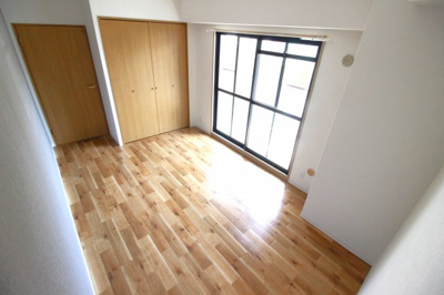 【洋室】 | コルティーレ緑ヶ丘