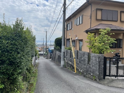 【前面道路含む現地写真】 | 大津市木の岡町33-13　中古戸建