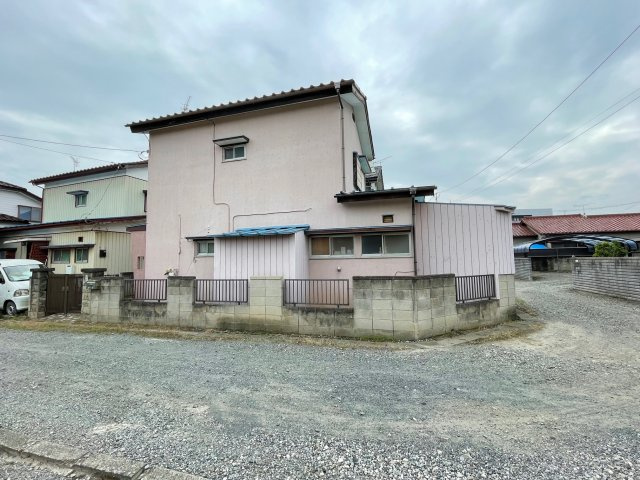 藤岡市藤岡　中古の前面道路含む現地写真