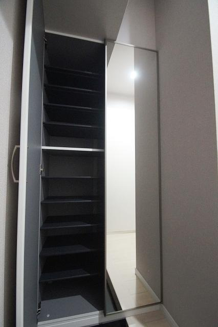 モダンパラッツォ博多rivaⅠの収納|モダンパラッツォ博多rivaⅠ（1LDK）　玄関収納　大容量！