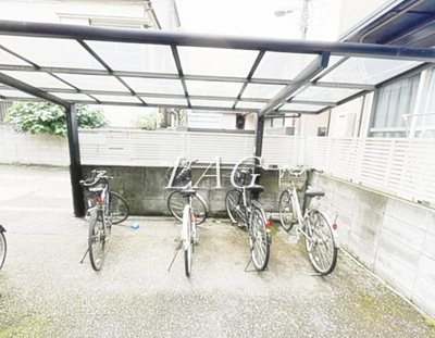 【駐車場】 | アルペジオ目白 | 駐輪場です。