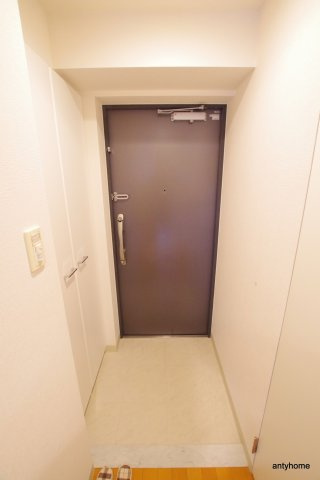 レジデンス京橋スクエア　仲介手数料無料の玄関