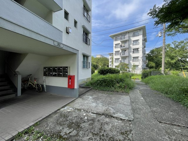 小田急線「柿生」麻生台団地32号棟の画像