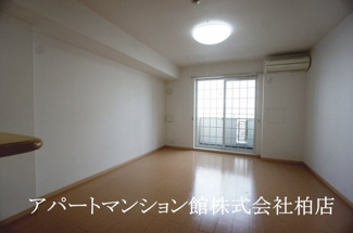 【居間・リビング】 | ソレアードⅡ | 同タイプ　写真反転