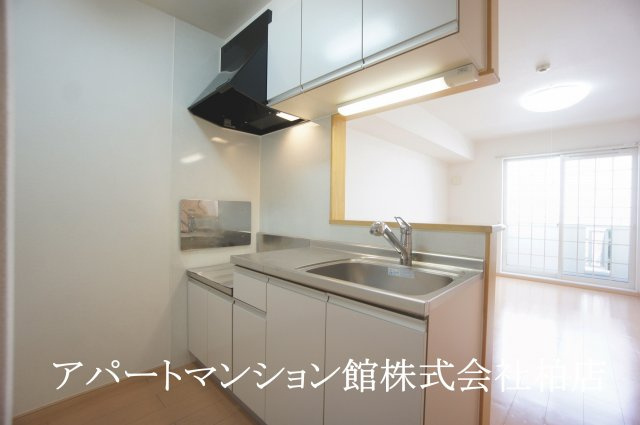 ソレアードⅡのキッチン|同タイプ　写真反転