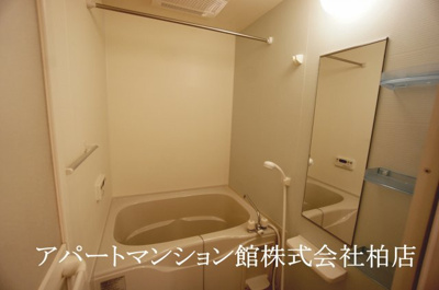 【浴室】 | ソレアードⅡ | 同タイプ　写真反転