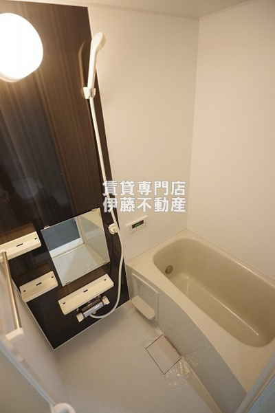 ジャルダン黒川の浴室