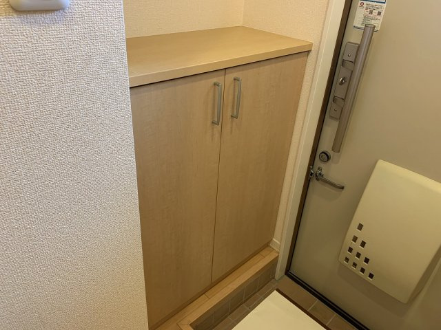 【玄関】 | リヴァージュ　弐番館