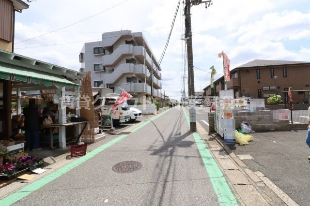 サンプットコートの周辺