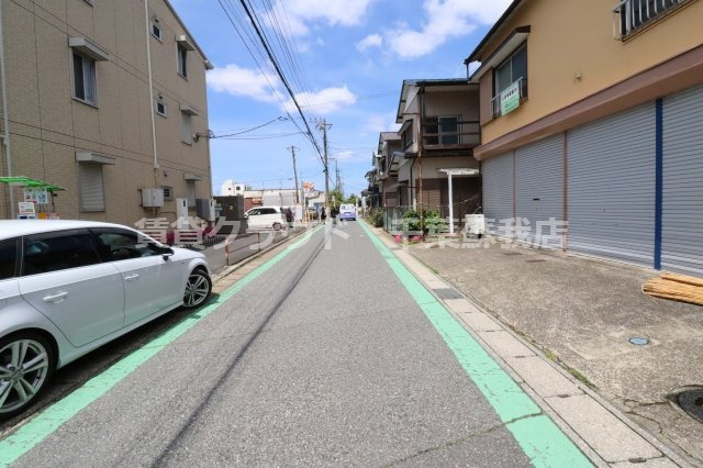 サンプットコートの周辺