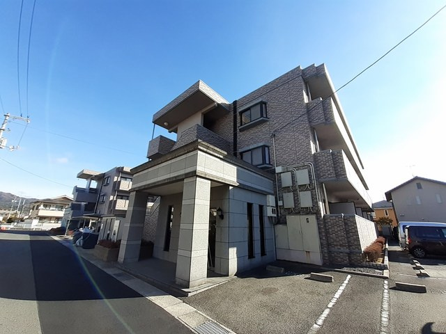 ヴィラ　ルミノーソ　Ｂ