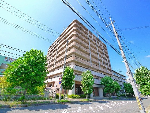 リベ・グラート平城山ステーションフロントの外観