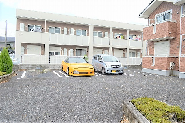 アクティブＩの駐車場