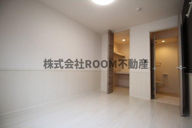 セジュールさくらDGⅡの寝室|広くて明るい寝室