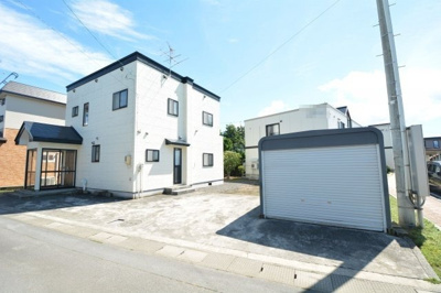 【駐車場】 | 黒石市弥生町中古住宅 | 車庫