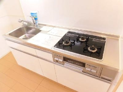京悠館のキッチン|３口ガスシステムキッチン