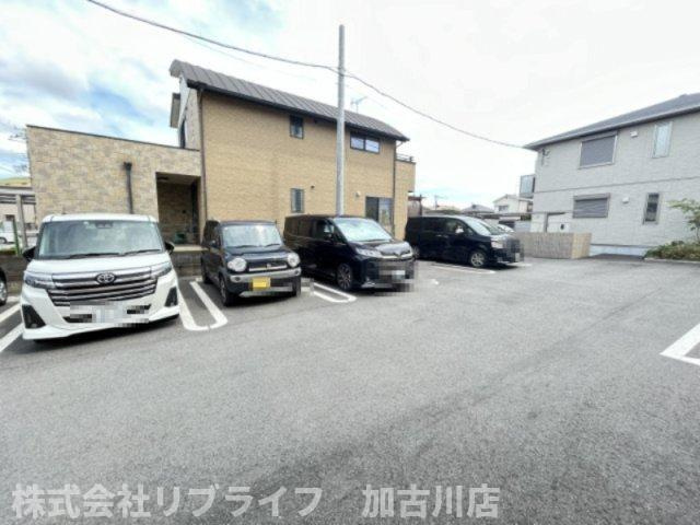 シャーメゾン・シオンの駐車場