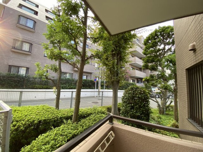 【展望】 | 東急ドエル・アルス鷺沼弐番館 | １階部分からの眺望です。