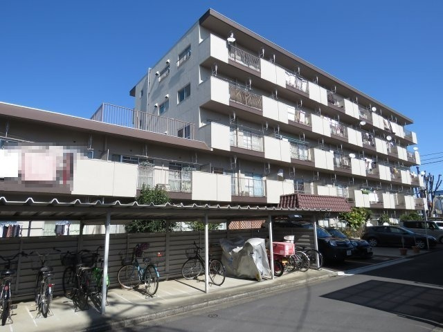 富士見マンションA棟の外観