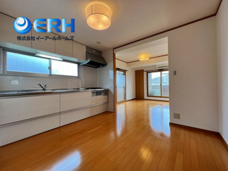 【居間・リビング】 | サンシャイン垂水 | リビング12帖で広々しております。