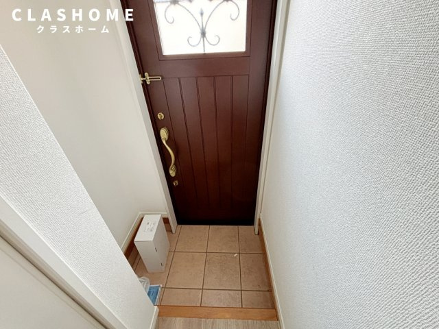 リブレア・グレイスA　　の玄関|同物件の別部屋になります。