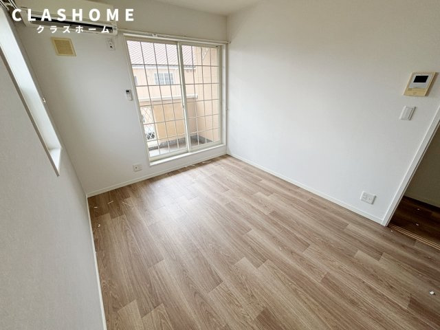 リブレア・グレイスA　　の居間・リビング|同物件の別部屋になります。