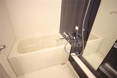 【浴室】 | グランパシフィック泉尾Luxe | コンパクトで使いやすいお風呂です