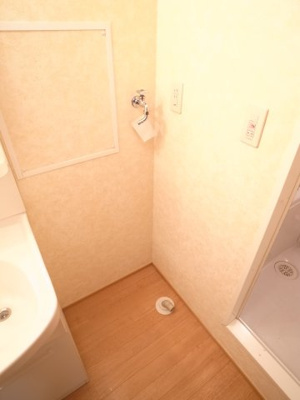 【設備】 | エクセル9 | 洗濯機置場はお風呂の前に。