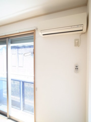 【設備】 | エクセル9 | エアコンで一年中快適な空間に。