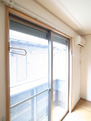 【設備】 | エクセル9 | シャッターと室内物干し設備つき。