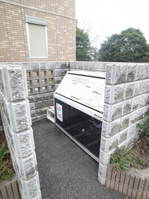 【その他共用部分】 | エクセル9 | 敷地内のゴミ捨てスペース。