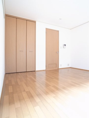 【寝室】 | エクセル9 | 収納スペースも天井までの高さがあるんです。