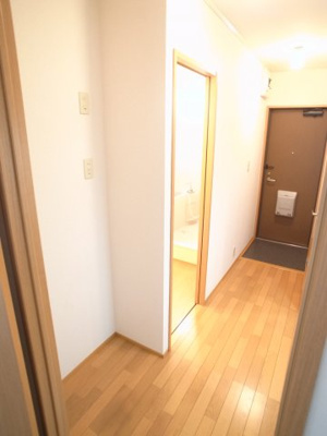 【内装】 | エクセル9 | 玄関先で感じる、新生活への期待感。