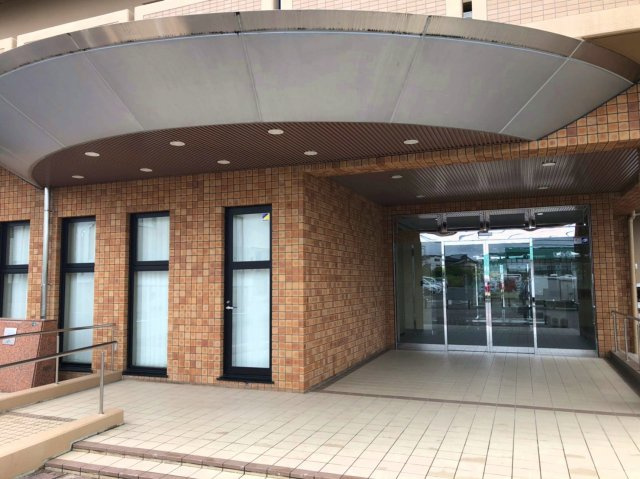 ジュネス岸和田フィオーレのエントランス